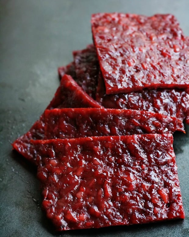 Bak kwa means barbecued pork but is more like a jerky that is sold during Chinese New Year.