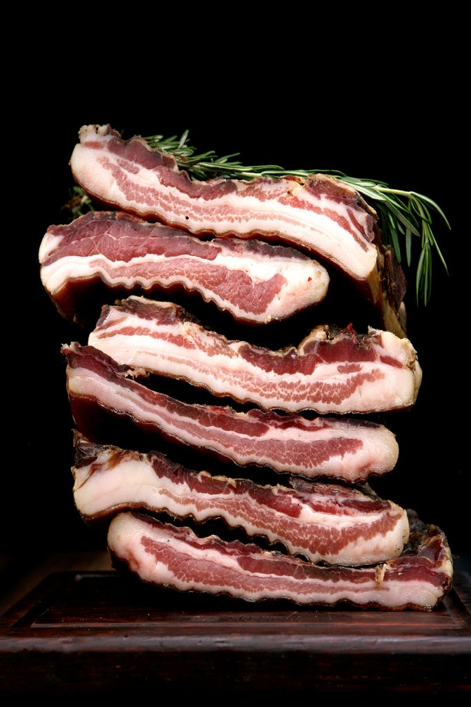 Is Bacon good for health? or bad? Health Benefits of Bacons 