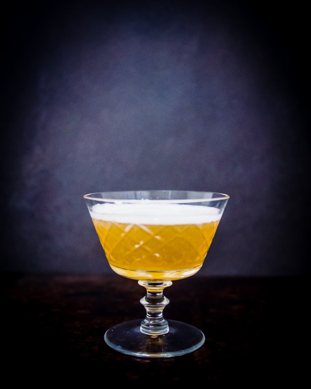 Classic whisky cocktails like this old fashioned are so easy to make. Here are the top 5 cocktails using whisky that every adult should know.