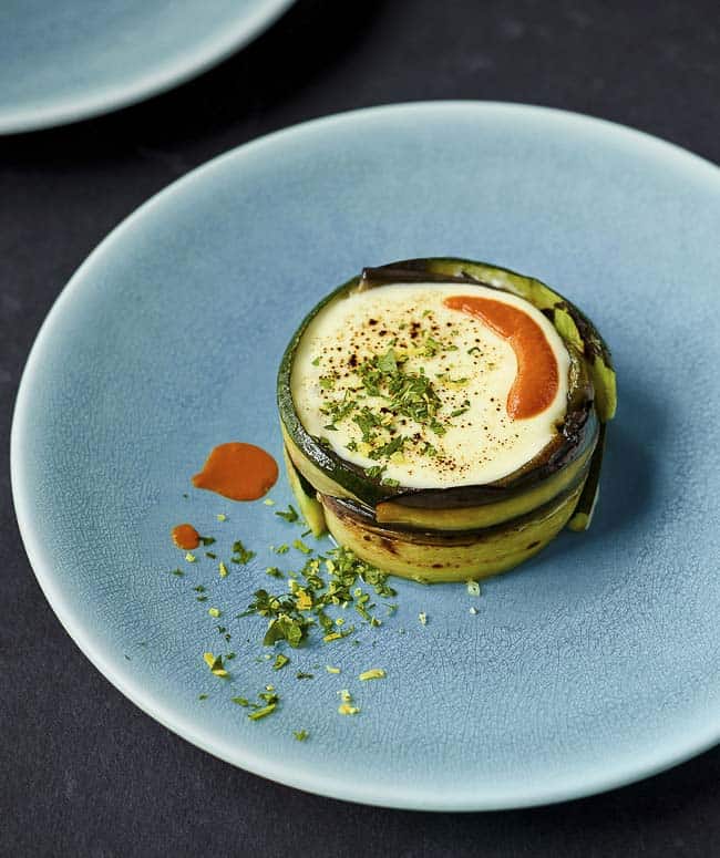 New Chef Menu Announced for Air Transat Food Service. You'd be surprised at what's now available to eat in-flight.