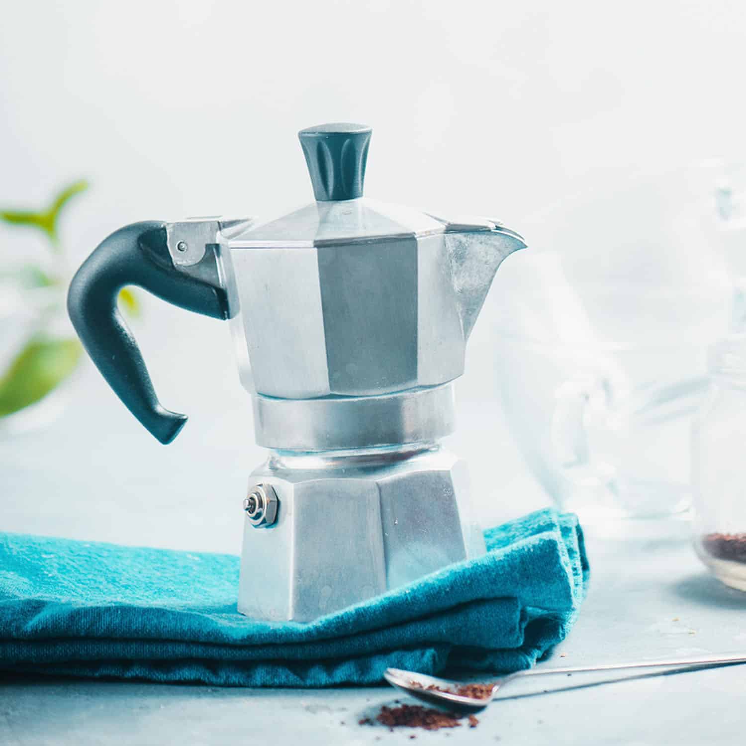 How To Make Perfect Cuban Coffee Using A Moka Pot Drinks