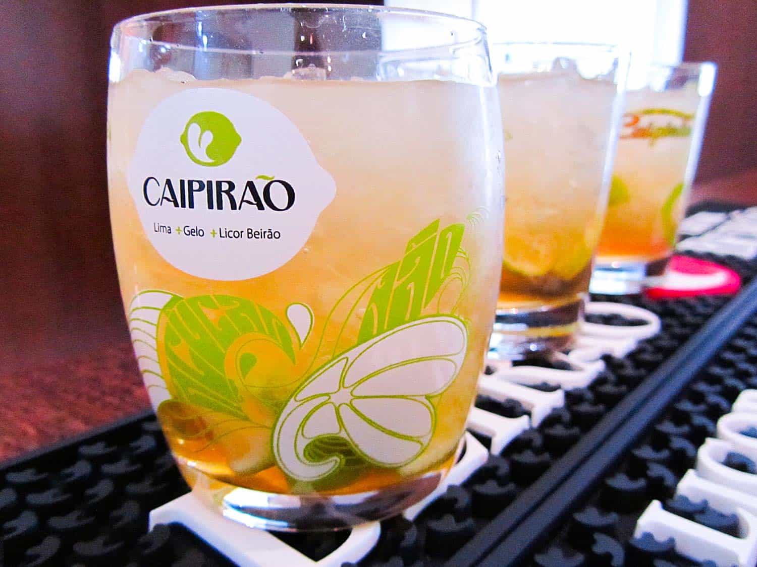 Caipirão Portuguese cocktail