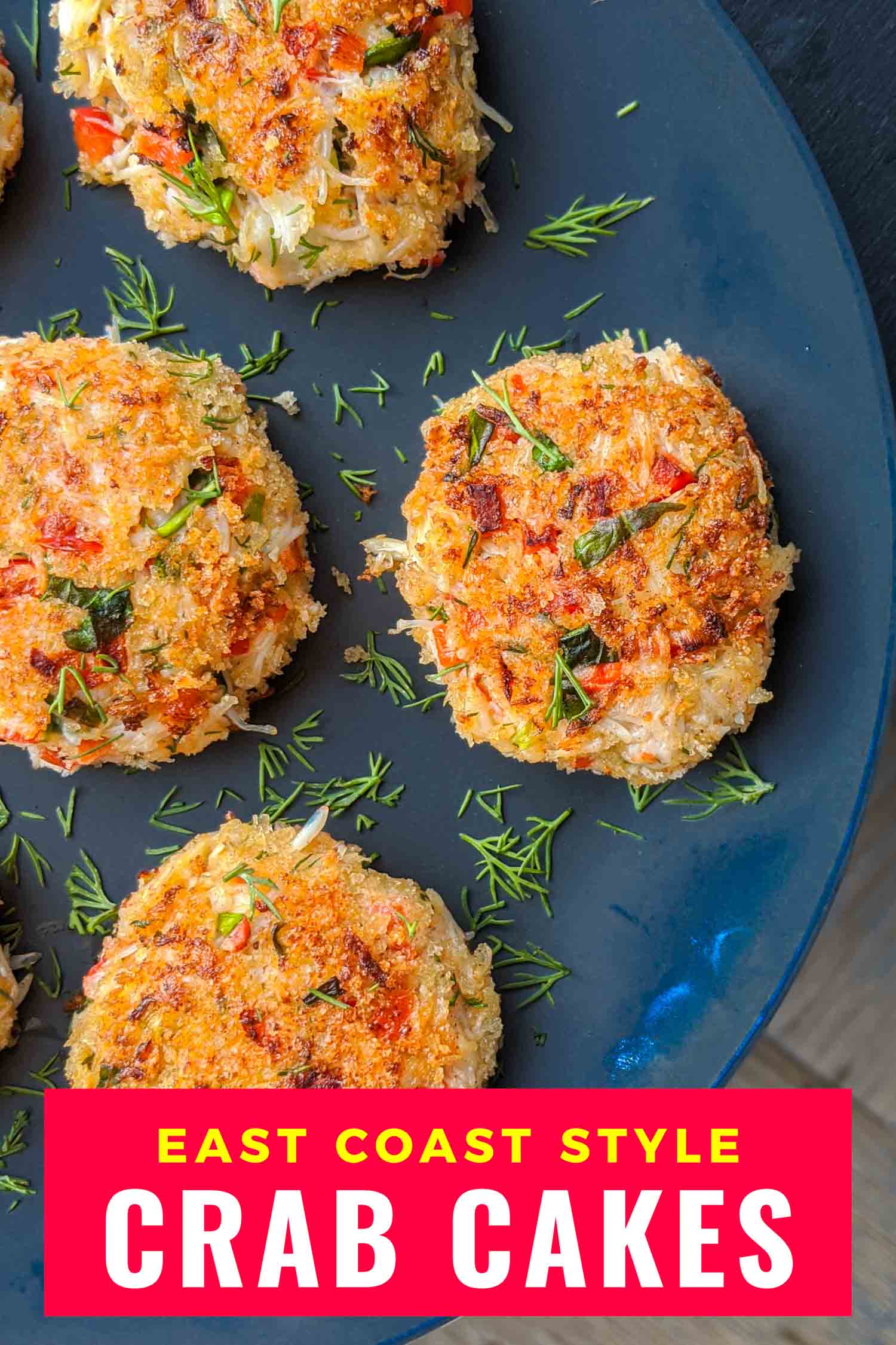 Light crab cakes with sweet meat, red peppers, panko crumbs, creamy mayonnaise and Old Bay seasoning served alongside sriracha dipping sauce. Crab cakes easy. Crab cakes sauce. Snow crabs legs recipe.
