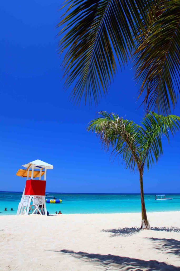 Beach in Jamaica with lifeguard stand