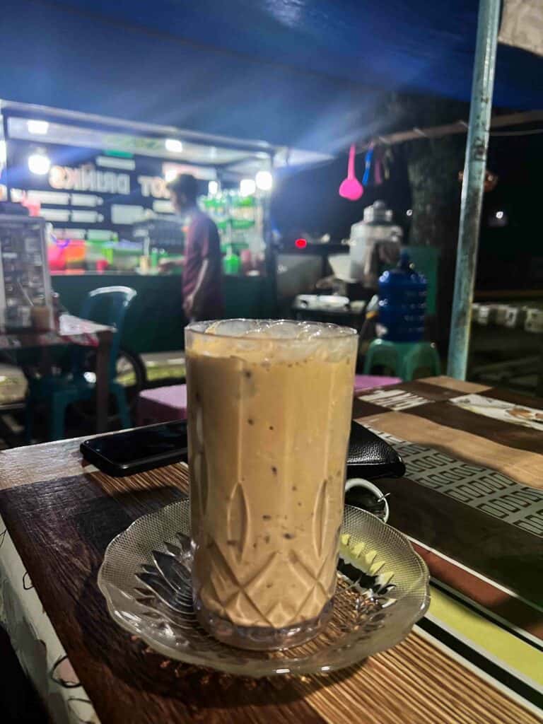 Drink in Indonesia with condensed milk and ginger