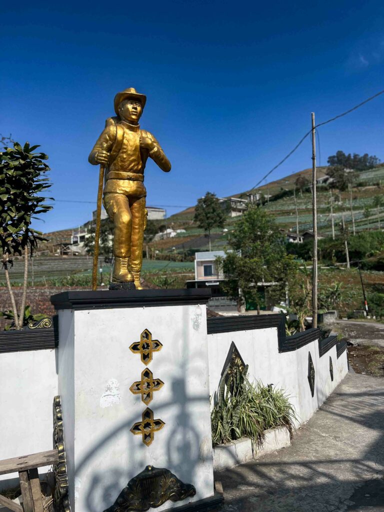 Mountain climber statue in Nepal Van Java Indonesia