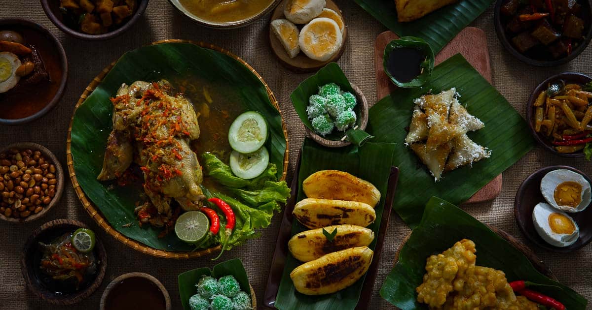 27 Yogyakarta Food & Drink You'll Love (Street Food & Travel Tips)