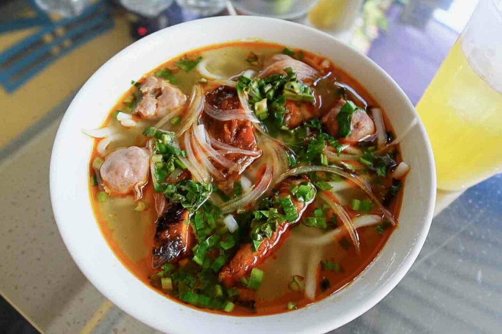 Bánh Canh Ruộng vietnamese noodles on a table