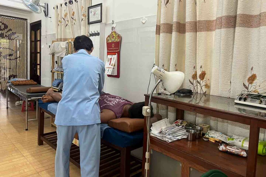 Chinese Medicine Doctor Hoi An