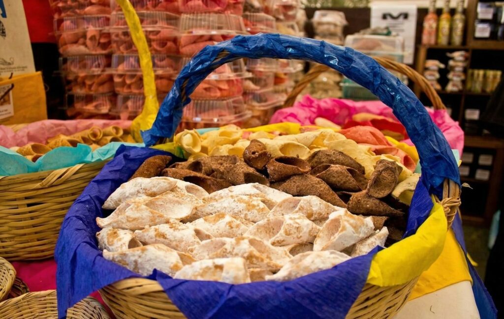 Tumbagones Guanajuato dessert in a colorful basket at the market
