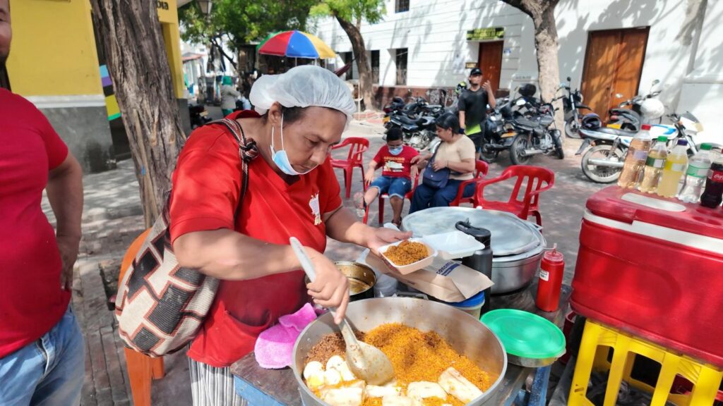 shrimp and rice vendor Liliana in Sopes de la Parque Santa Marta
