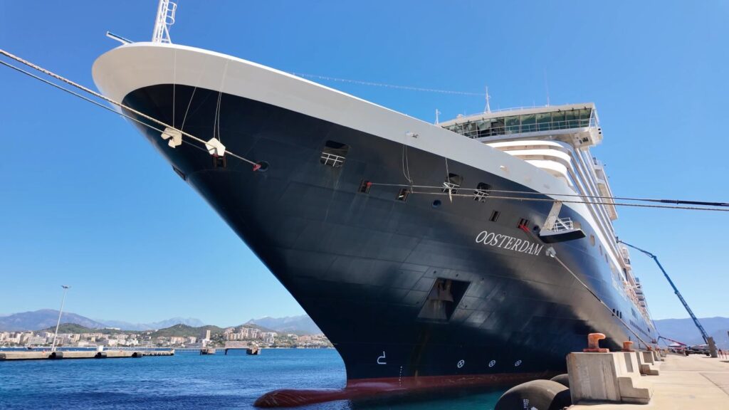Holland America Oosterdam