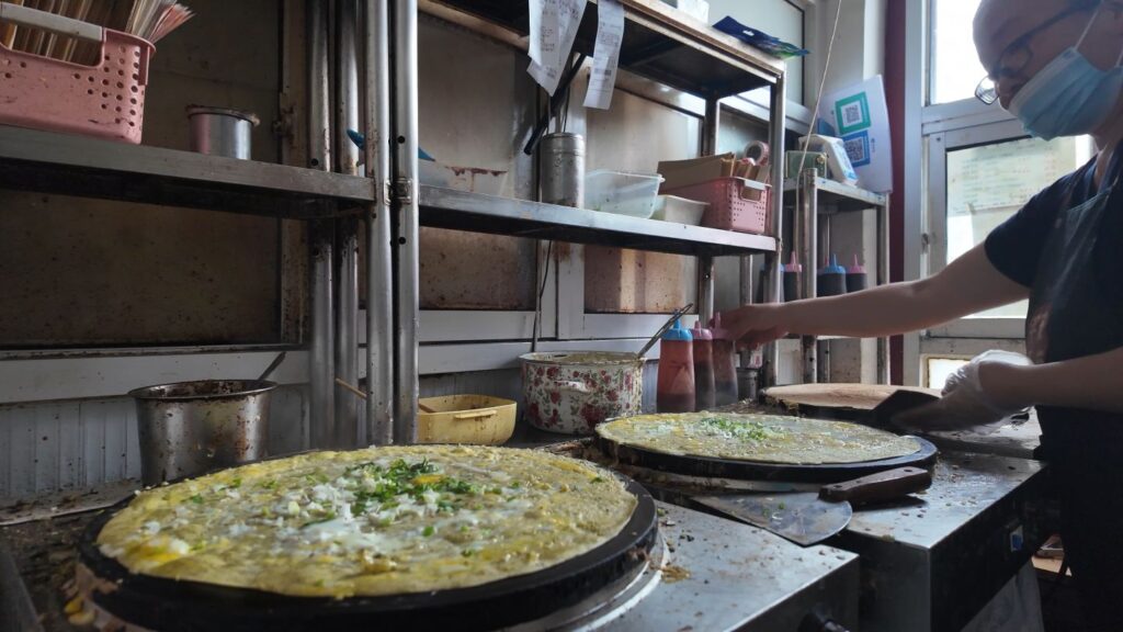 Jianbing chinese pancake vendor